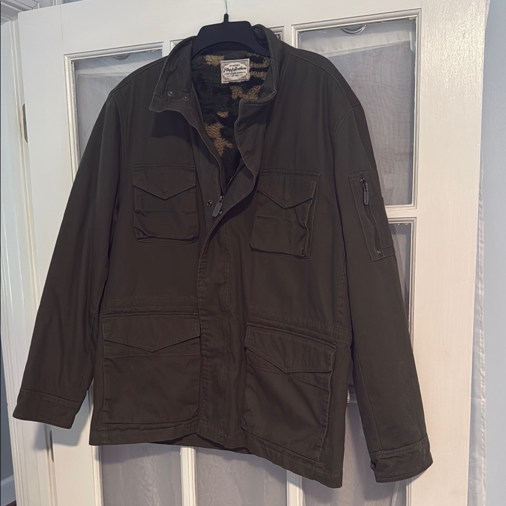 Green Military Field Jacket with Utilitarian Design